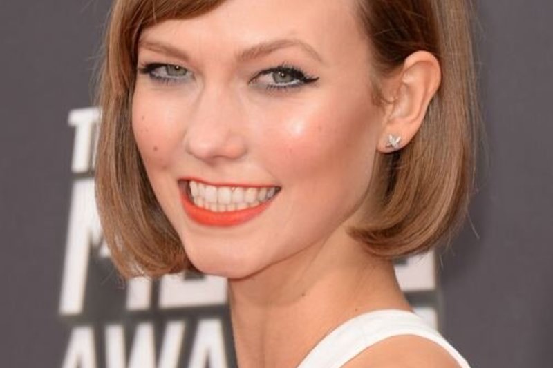 Manekenė Karlie Kloss sukūrė džinsus aukštoms merginoms