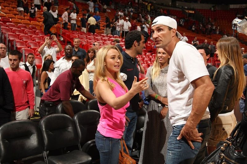 Vladimiras Klyčko ir Hayden Panettiere kartu stebėjo NBA varžybas