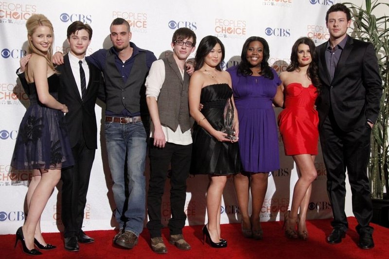 Serialo „Choras“ žvaigždės 2010-aisiais (iš kairės): Dianna Agron, Chrisas Colferis, Markas Sallingas, Kevinas McHale'as, Jenna Ushkowitz, Amber Riley, Lea Michele ir Cory Monteithas