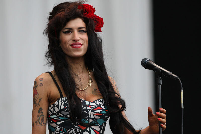 Amy Winehouse krauju tapytas autoportretas keliaus į aukcioną