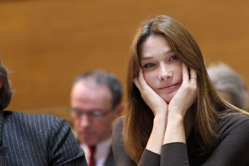 Buvusi pirmoji Prancūzijos ponia Carla Bruni palaiko gėjų santuokas