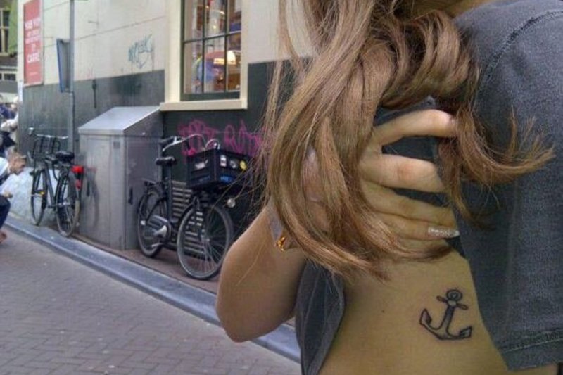 Lady Gaga viešėdama Amsterdame papildė savo tatuiruočių kolekciją