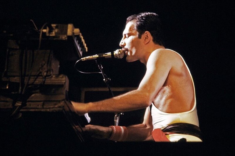 Freddie Mercury koncerte Paryžiuje (1984 m.)