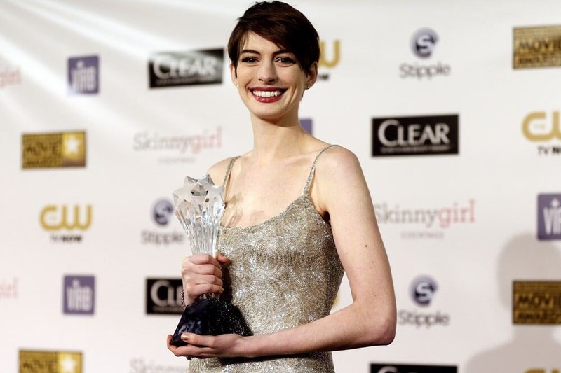 Anne Hathaway – geriausia antrojo plano aktorė (filmas „Vargdieniai“)