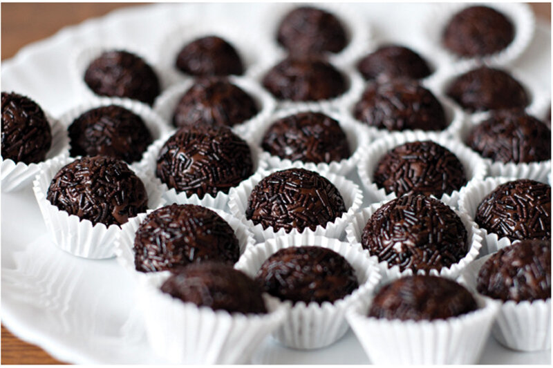 PASAULIO SKONIAI: Šokoladiniai triufeliai „Brigadeiro“ (Brazilija)