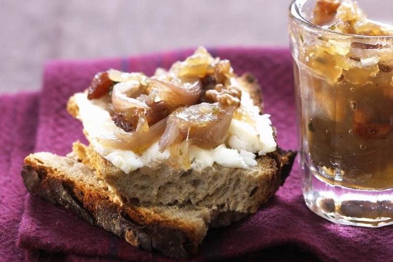 Indiškas kriaušių ir mėtų padažas ("chutney")