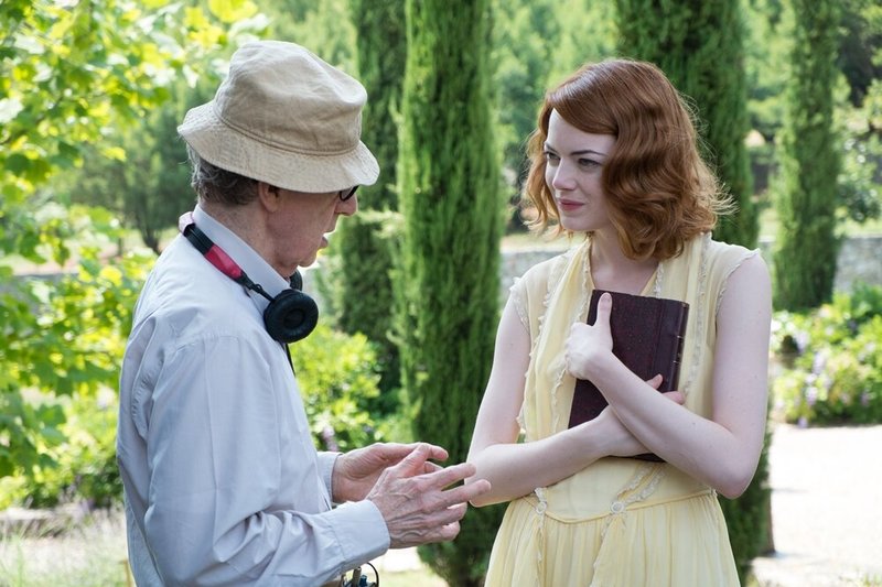 Woody Allenas ir Emma Stone „Mėnesienos magijos“ filmavimo aikštelėje