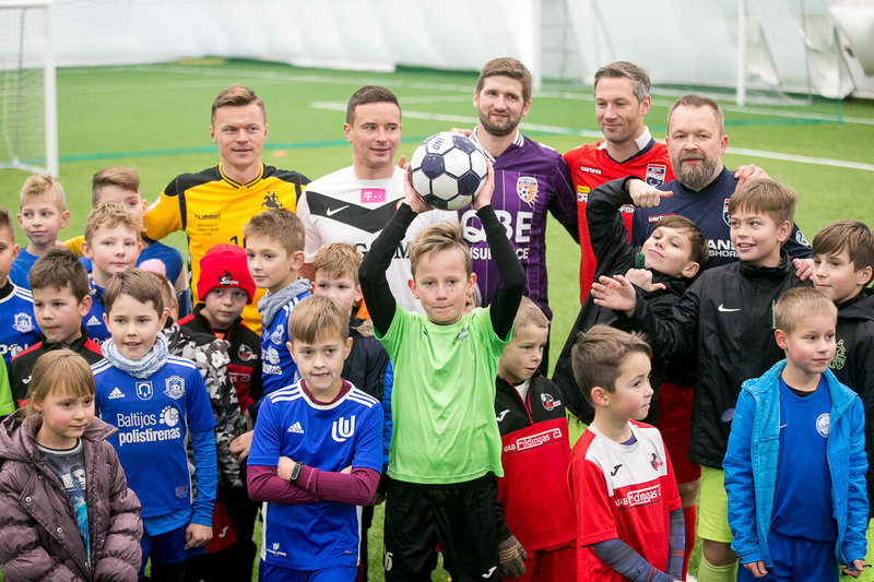 Darvydas Šernas pakvietė į vaikų futbolo turnyrą/ Sauliaus Čirbos nuotr.