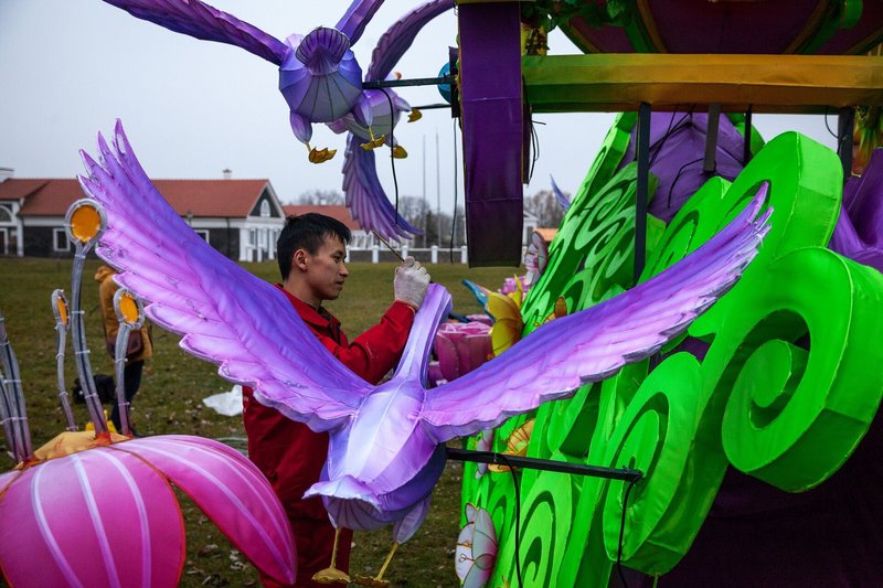 Pasiruošimas festivaliui  „Didieji Kinijos žibintai“