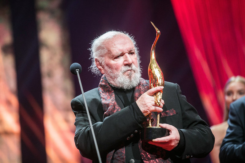 2017-aisiais Lietuvos kino apdovanojimų ceremonijoje „Sidabrinė gervė“ aktoriui už viso gyvenimo nuopelnus kinui įteikta „Auksinė gervė“ / Viganto Ovadnevo nuotrauka