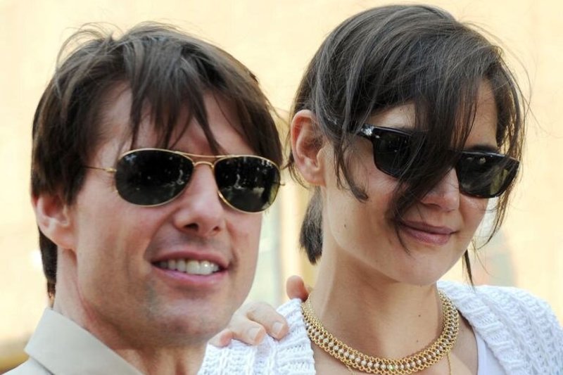 Neįmanoma misija baigta: Katie Holmes dėl dukters globos išsižadėjo Tomo Cruise'o turtų