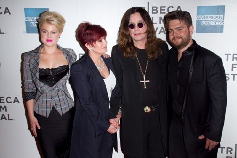 Kelly, Sharon, Jackas ir Ozzy Osbourne'ai