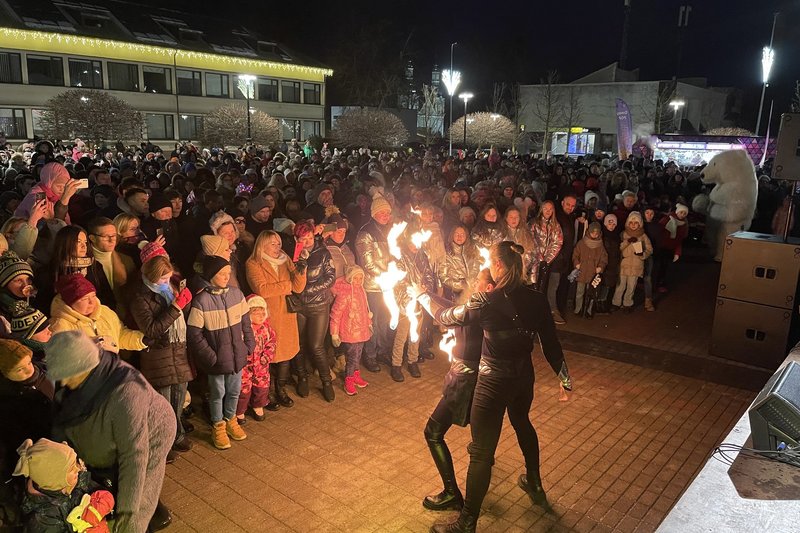 Prienų miesto kalėdinės eglutės įžiebimo akimirkos