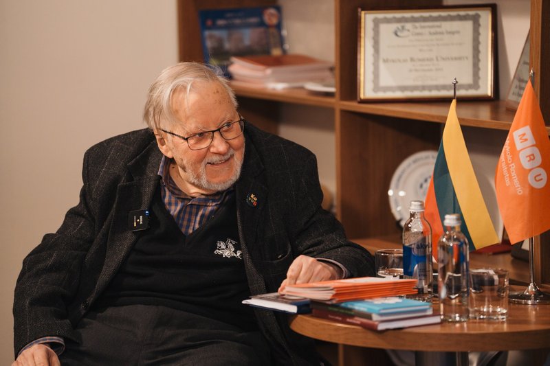 Vytautas Landsbergis – apie būtį, poeziją ir neapykantą: „Yra viltis, kad žmonės dar susikalbės“