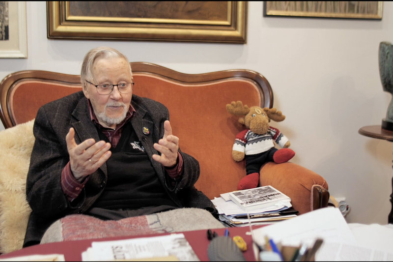 Kadras iš filmo „Pkalbininkė ir profesorius"