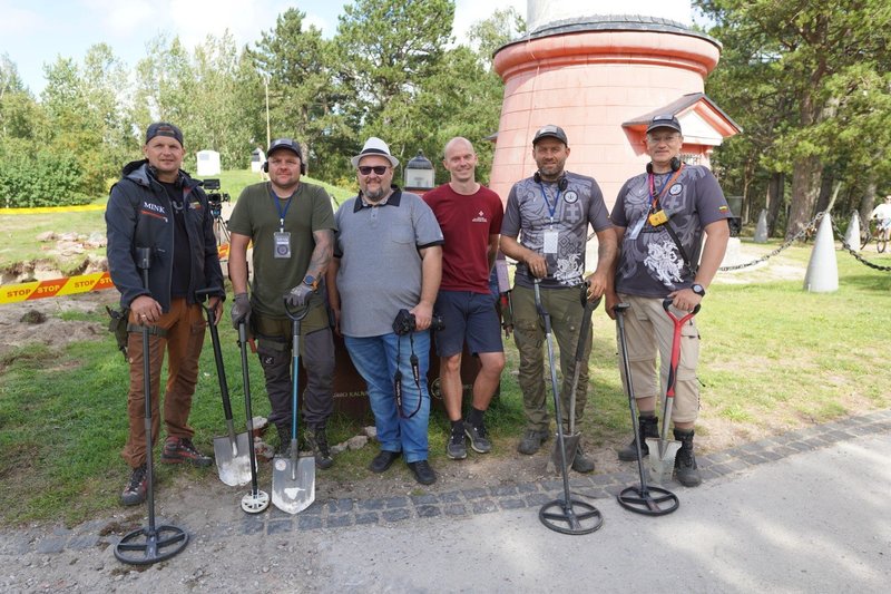 Archeologinių žvalgymų prie Nidos švyturio dalyviai