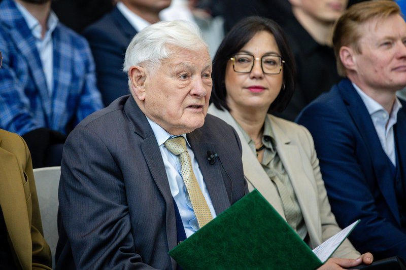 Valdas Adamkus
