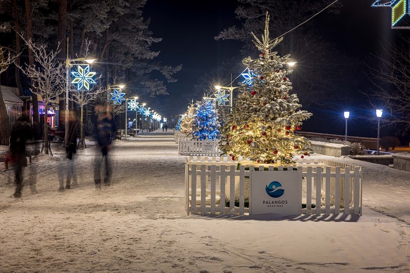 Palanga pasipuošė Kalėdoms