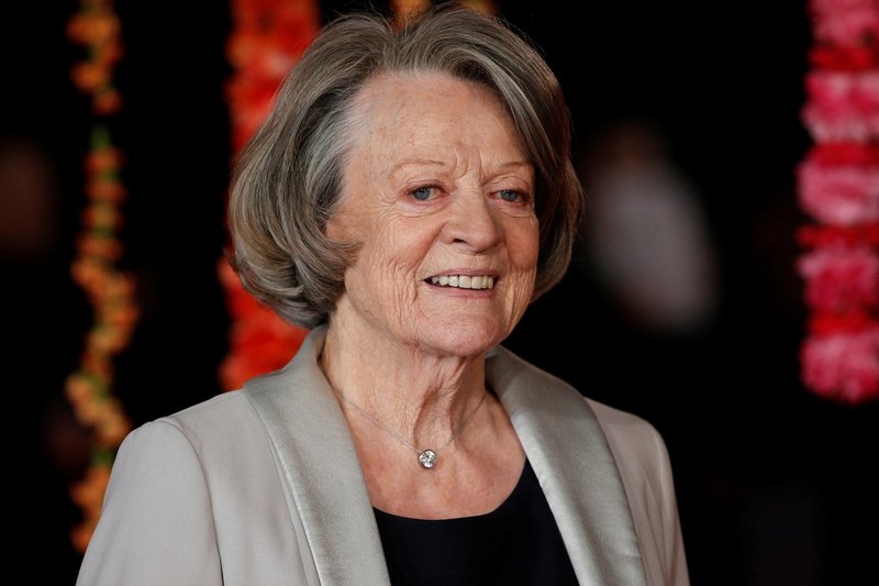 Aktorė Maggie Smith atvyksta į karališkąją filmo premjerą. / Peter Nicholls / REUTERS