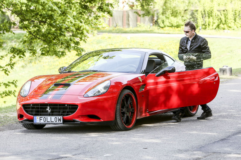 Milijonierius Ugnius Kiguolis sėdo į „Ferrari“