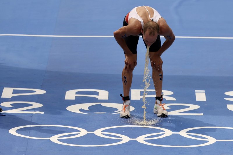 Olimpietis apsivėmė tiesioginiame eteryje: štai, kas sukėlė tokią organizmo reakciją