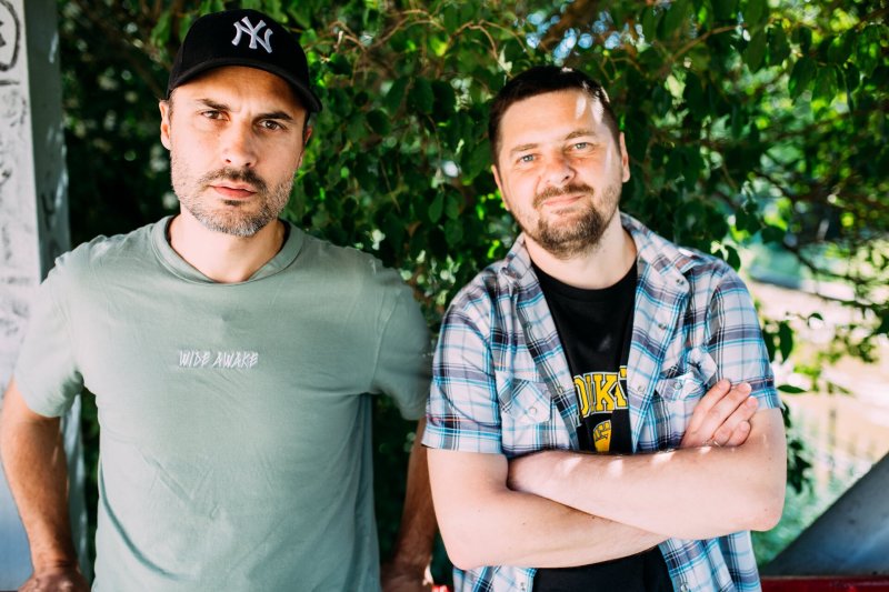 Netikėtas duetas: Mantas Jankavičius ir Kastetas pristato dainą „Proto komitetas“