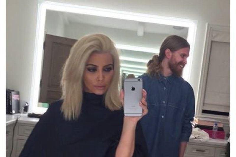 Kim Kardashian užsigeidė kardinalių pokyčių – tapo blondine