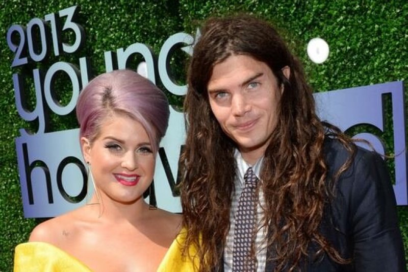 Kelly Osbourne nutraukė sužadėtuves su Matthew Mosshartu