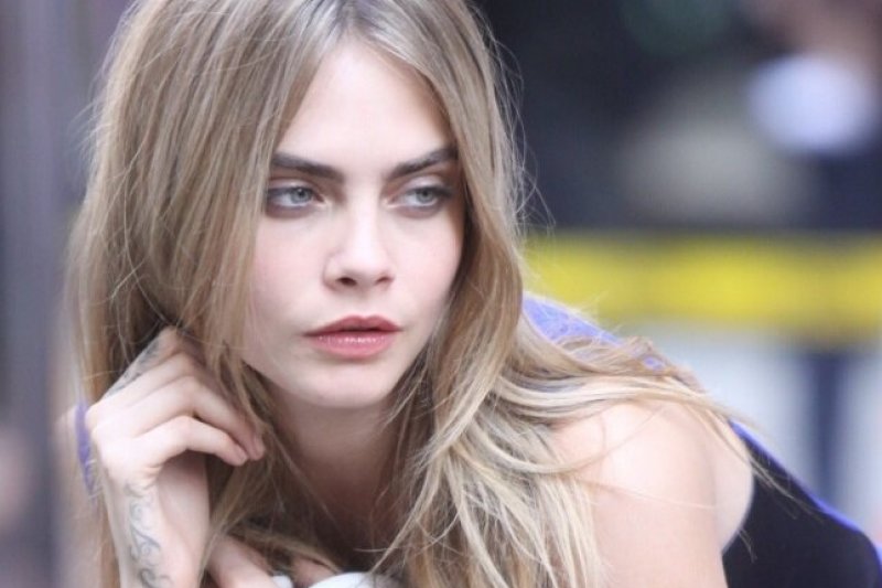 Dainininkės karjeros siekianti manekenė Cara Delevingne planuoja kurti savo įrašų studiją