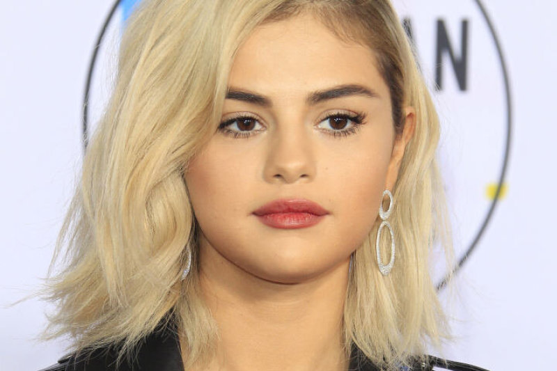 Selena Gomez tapo platinine blondine