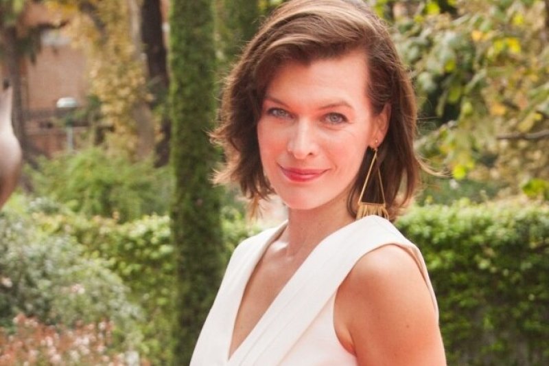 „Absoliutaus blogio“ žvaigždė Milla Jovovich pagimdė antrą dukrą