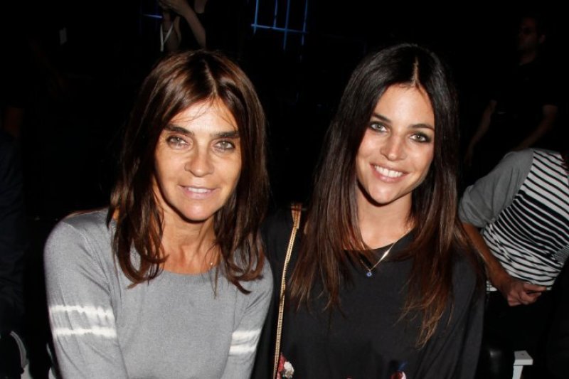 Mados redaktorė Carine Restoin-Roitfeld su dukra Julia Restoin-Roitfeld