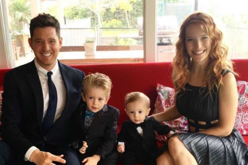 Michaelas Buble ir Luisana Lopilato su sūnumis Noah ir Elias