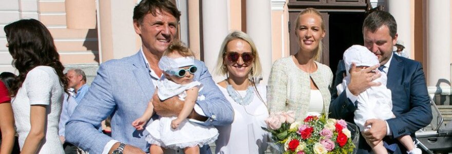 Valdemaras Chomičius ir Antanas Guoga su &scaron;eimomis