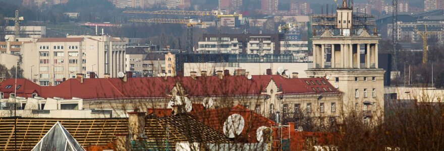 Vilnius paniręs į melsvą rūką