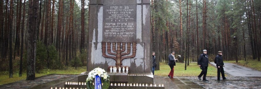 &bdquo;Maccabi&ldquo; krep&scaron;ininkai Paneriuose pagerbė holokausto aukas.