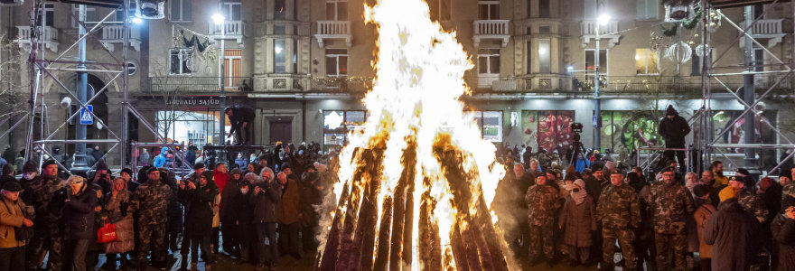 Atminimo laužų uždegimas Nepriklausomybės aikštėje 