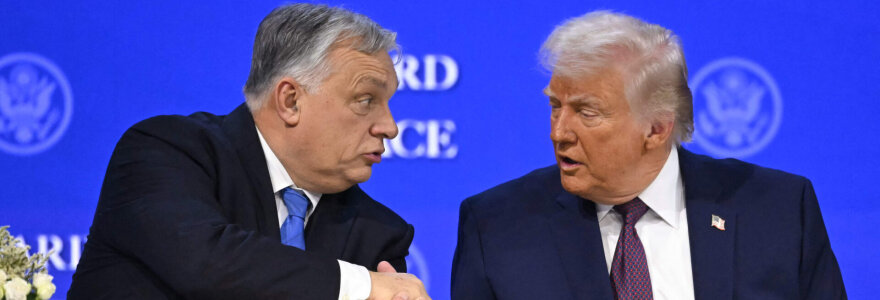 Viktoras Orbanas ir Donaldas Trumpas / FABRICE COFFRINI / AFP