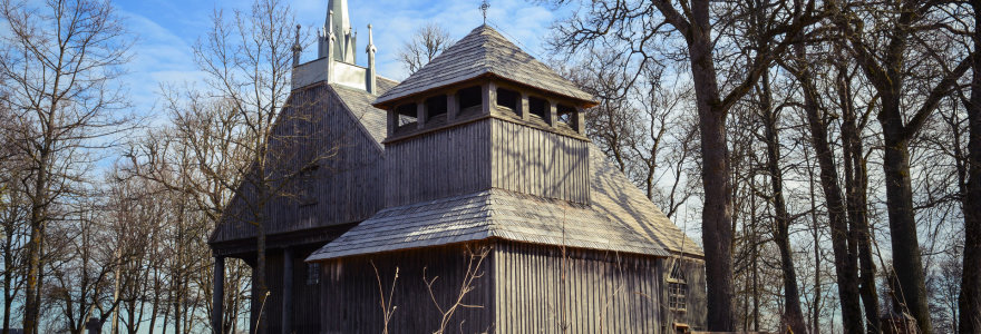 Šiaudinės Švč. Mergelės Marijos bažnyčia ir varpinė (Akmenės r.)