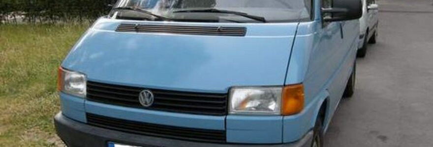 Sulaikytas automobilio Volkswagen Caravelle grobikas.