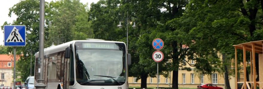 11 mar&scaron;ruto autobusas.