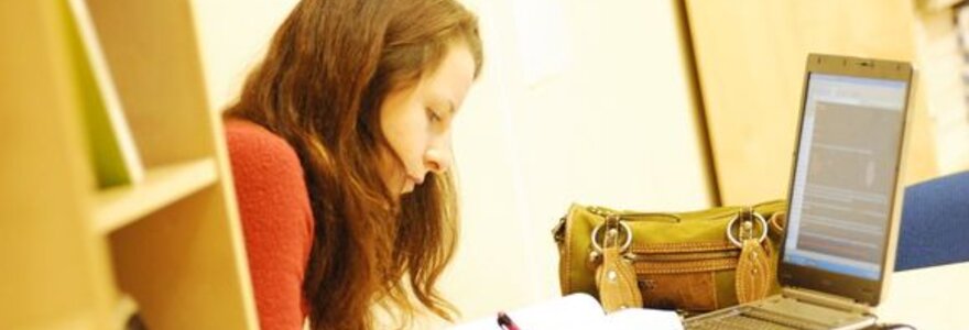 Geriausi studentai su &bdquo;krep&scaron;eliu&ldquo; ISM studijuos nemokamai.