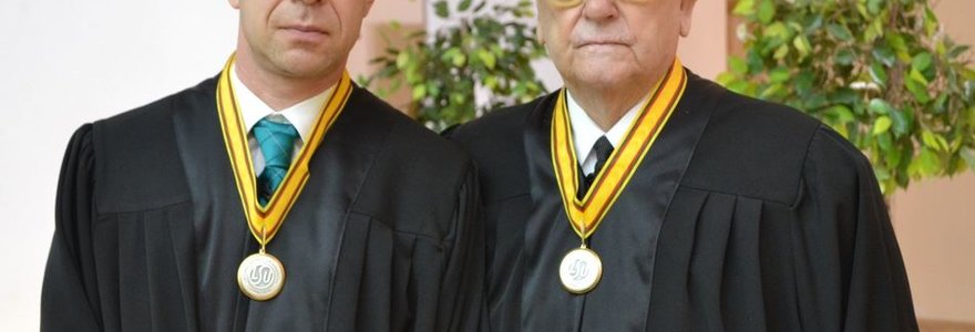 Prof. habil.dr. Kęstui Miškiniui suteiktos LSU garbės profesoriaus, Ignui Staškevičiui – garbės daktaro vardas ir regalijos.