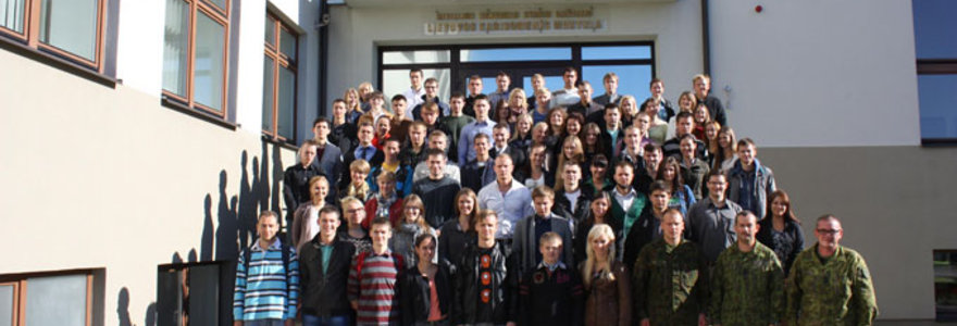 Lietuvos kariuomenė rengs medicinos studentus, norinčius tapti karo medikais