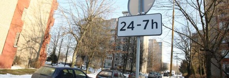 &Scaron;alia prekybos centro &bdquo;&Scaron;ilas&ldquo; nusukioti kelio ženklai glumina gyventojus ir pareigūnus. 