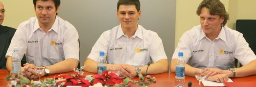 Lietuvių &bdquo;desantą&ldquo; Dubajuje sudarys (i&scaron; kairės) &ndash; K.&Scaron;ik&scaron;nelis, N.Bystriakovas ir V.Milius.
