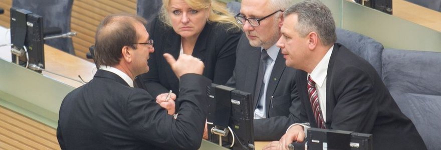 Seimas sprendžia dėl trijų „darbiečių“ teisinės neliečiamybės naikinimo teisinės neliečiamybės naikinimo