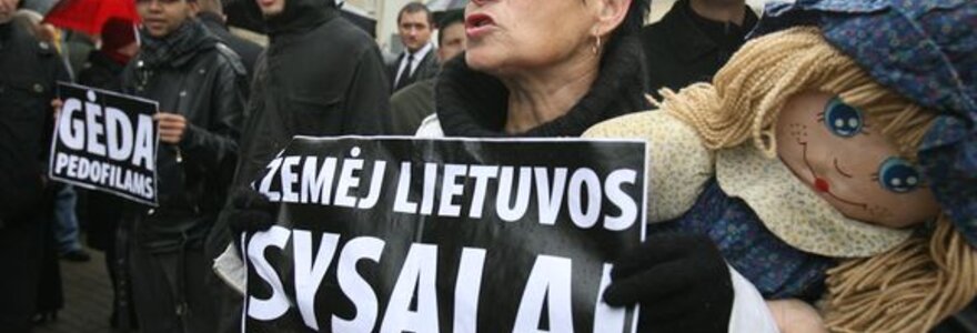 Penktadienio vidurdienį prie&scaron;ais prezidentūrą surengta dar viena Drąsiaus Kedžio palaikymo akcija.