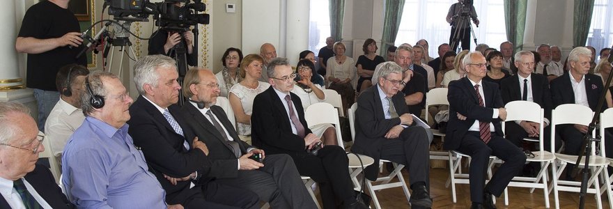 Apdovanojimų ceremonija Chodkevičių rūmuose.