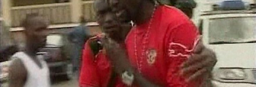 Ginkluotų užpuolikų taikiniu tapusiame Togo futbolo rinktinės autobuse važiavo ir tokios pasaulio futbolo žvaigždės kaip E.Adebayoras iš „Manchester City“ klubo